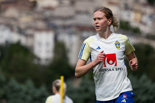 Emma Östlund of the Swedish women’s National fotboll team