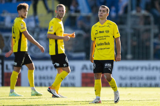 Mjällbys Leo Walta deppar