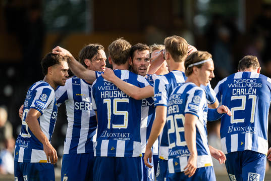 IFK Göteborgs spelare jublar