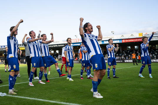 IFK Göteborgs spelare jublar