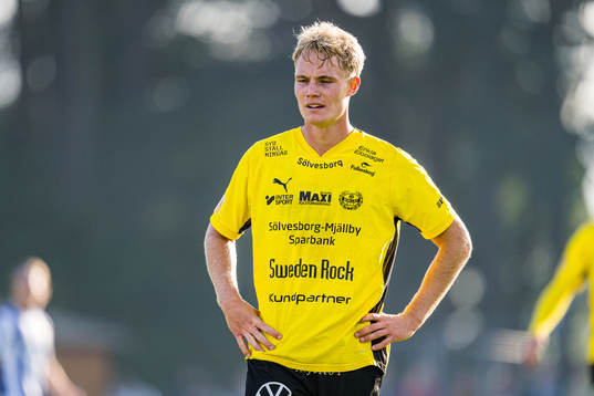 Mjällbys Max Fenger deppar