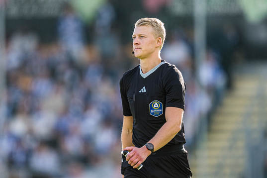Domare Adam Ladebäck