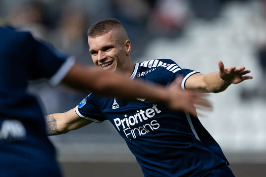 Utsiktens Lucas Hedlund jublar