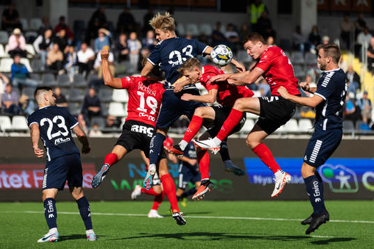 Kamp om bollen
