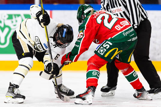 SDEs Michelle Löwenhielm tekar mot Frölundas Hanna Olsson