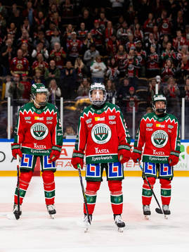 Frölundas spelare jublar