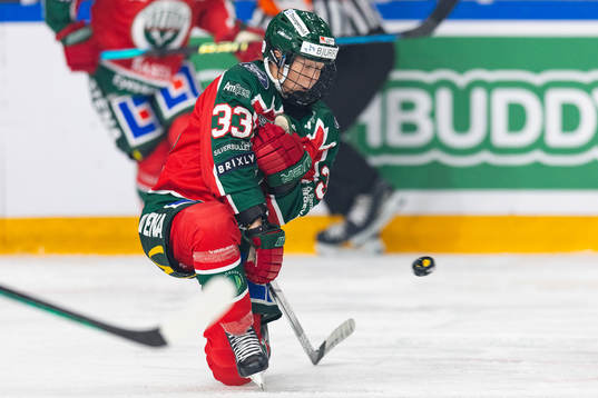 Frölundas Michelle Karvinen täcker skott