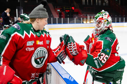 Frölundas målvakt Maja Helge och målvakt Stephanie Neatby
