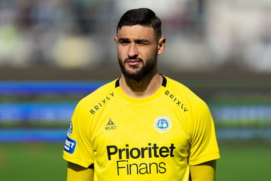 Utsiktens målvakt Elias Hadaya på line up innan