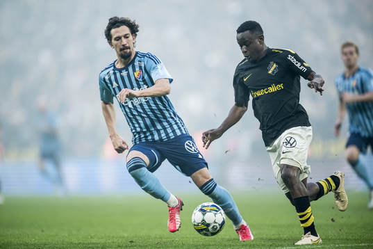 Djurgårdens Gustav Wikheim och AIKs Erick Otieno