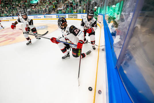 Malmö Redhawks Tyra Jönsson  och Agnes Waidringer