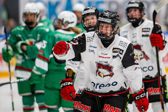 Malmö Redhawks Tyra Jönsson jublar