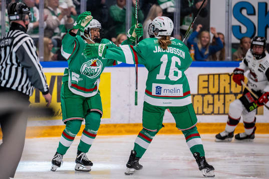 Rögles Johanna Eldebäck jublar
