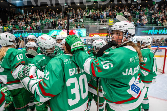 Rögles Moa Jacobsson jublar