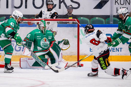Malmö Redhawks Hilda Törner gör 0-1