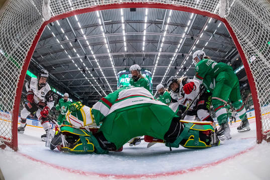 Malmö Redhawks Natalie Perry oroarfram för Rögles