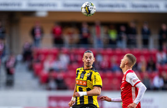 Häckens Amor Layouni och Kalmars David Kristjan Olafsson