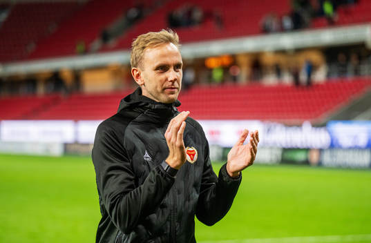 Kalmars tränare Henrik Jensen jublar