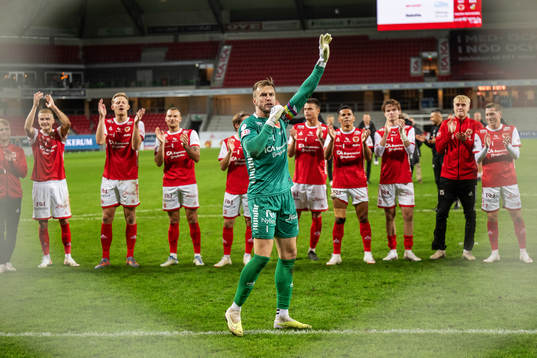 Kalmars målvakt Ricardo Friedrich jublar
