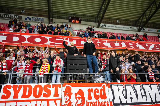 Kalmars supportrar jublar