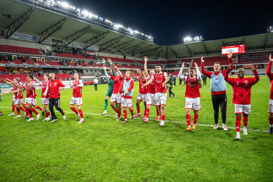 Kalmars spelare jublar