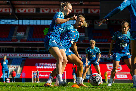 Karina Sævik and Anja Sønstevold of the Norwegian women's