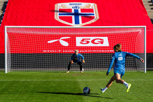 Goalkeeper Guro Pettersen and Guro Reiten of the Norwegian