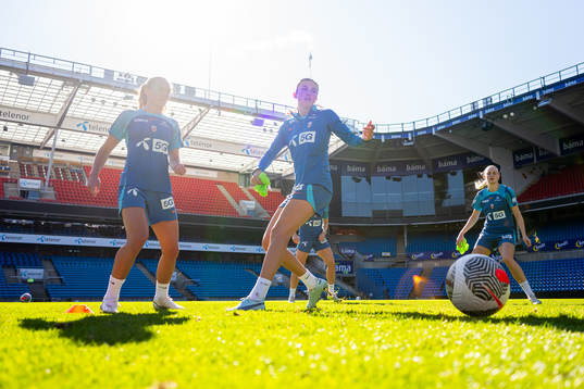 Marit Bratberg Lund and Ingrid Syrstad Engen of the