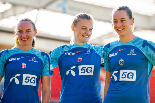 Marit Bratberg Lund, Mathilde Harviken and Elisabeth