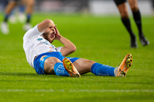 Värnamos Albion Ademi har ont