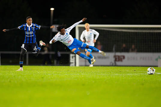 Sirius Tashreeq Matthews och Värnamos Frank Junior Agyei