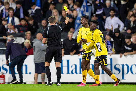 Elfsborgs Jalal Abdullai får gult kort