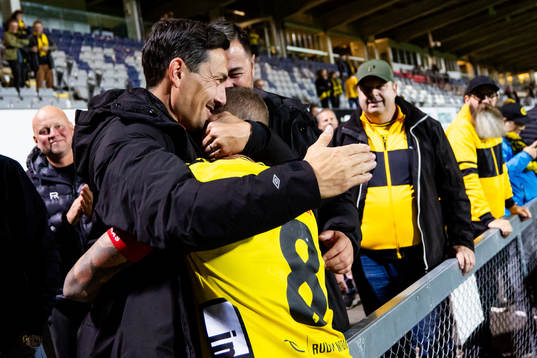 Elfsborgs Stefan Ishizaki kramar om Sebastian Holmen