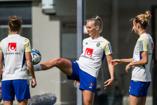Stina Blackstenius and Nathalie Björn of the Swedish