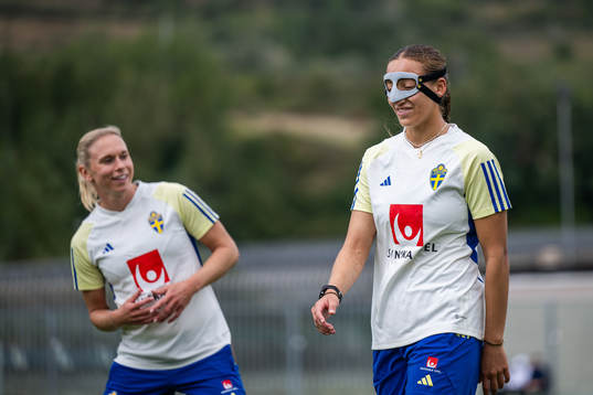 Jonna Andersson and Rosa Kafaji of the Swedish women's
