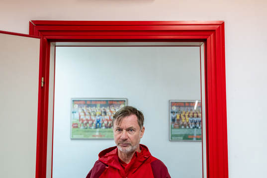Head coach Peter Gerhardsson of the Swedish women's