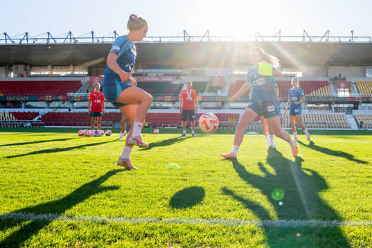 Bläddra bland fler bilder av Football, Nations League, Norway, training
