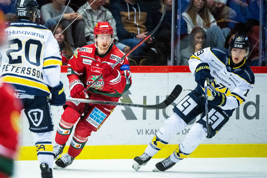 MoDos Riley Woods och HV71s Henrik Borgström