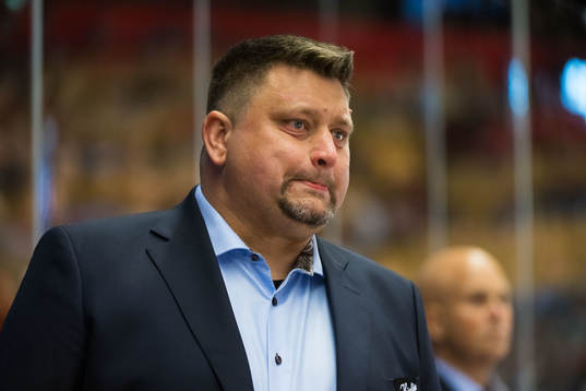 MoDos tränare Mattias Karlin