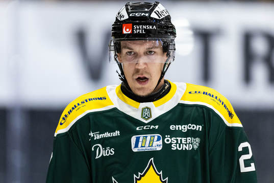 Östersunds Sebastian Benker deppar
