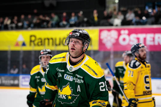 Östersunds Sebastian Fakt  jublar