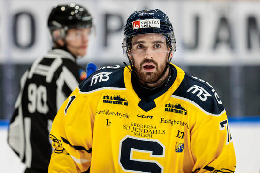 Södertäljes Dominic Turgeon jublar