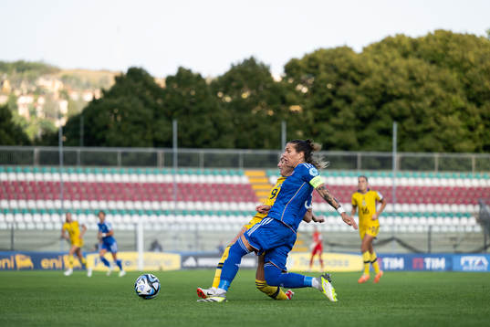 Kosovare Asllani of Sweden and Elena Linari of Italy