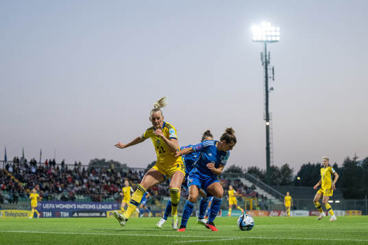Stina Blackstenius of Sweden and Valentina Bergamaschi of