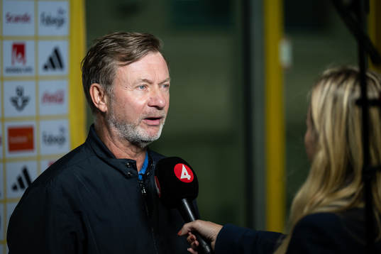 Head coach Peter Gerhardsson of Sweden speaks to media
