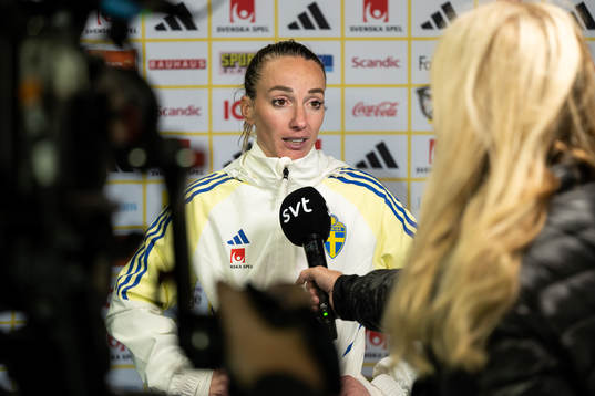 Kosovare Asllani of Sweden speaks to media