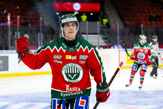 Frölundas Jere Innala jublar
