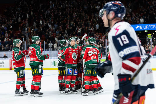 Frölundas spelare jublar