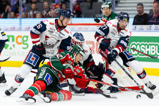 Linköpings Fabian Wagner och Frölundas Linus Nässen