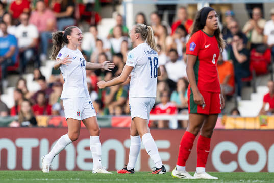 Frida Maanum celebrate with Marit Bratberg Lund of Norway